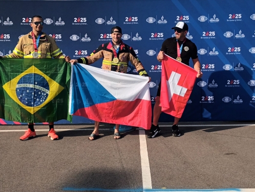 Z Ameriky si přiváží zlato i nehynoucí slávu! Hasiči z Pardubického kraje zazářili na Světových policejních a hasičských hrách